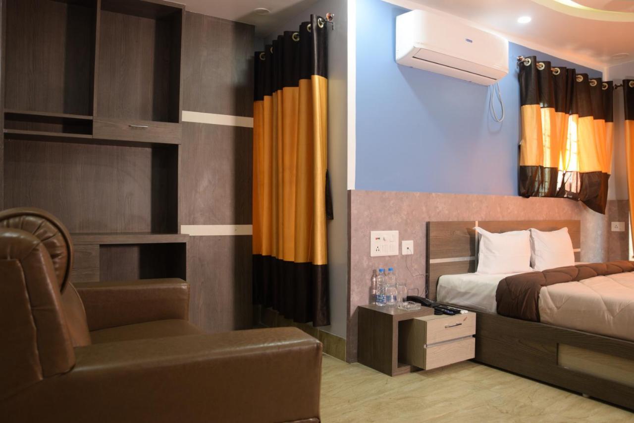 Baharampur Hotel Nandini מראה חיצוני תמונה